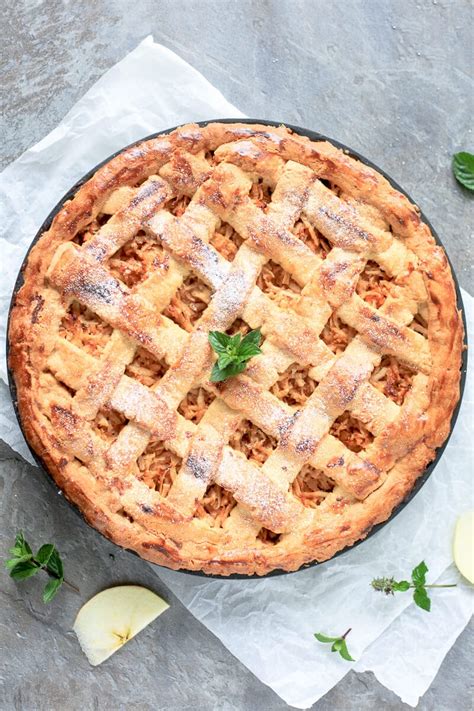 Homemade Apple Pie - Vibrant Plate