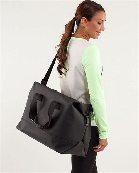 still looking for the perfect gym bag... // lululemon Everyday Gym Bag ...