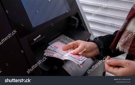 9,143 Person Cash Deposit Machine Images, Stock Photos & Vectors ...