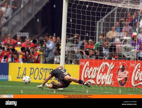 Fabien barthez 1998 hi-res stock photography and images - Alamy