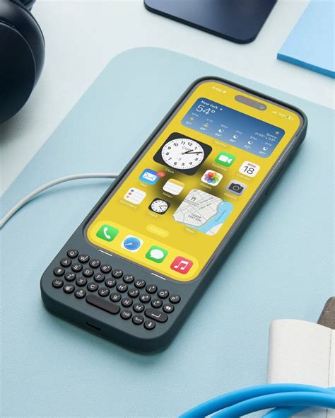 clicks' keyboard for iPhone brings back tactile typing à la blackberry