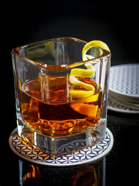 Classic Cocktail: the Sazerac | HGTV