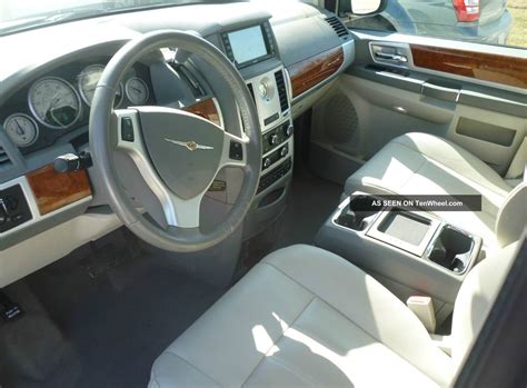 2009 Chrysler Town And Country Touring Edition