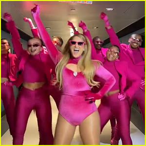 Meghan Trainor’s TikTok Song ‘Made You Look’ – Learn Dance Moves & Read the Lyrics Here ...