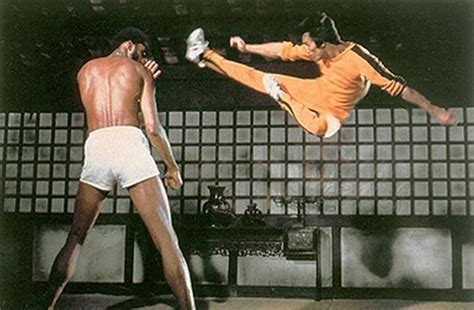 Bruce Lee vs Kareem Abdul Jabbar. | Bruce lee, Bruce lee movies, Bruce lee martial arts