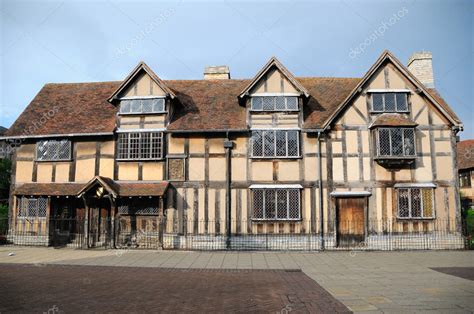 William shakespeare pic | Shakespeare's birthplace — Stock Photo ...