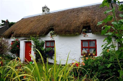 Irish cottage | Irish cottage, Cottage, Thatched cottage