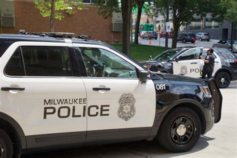 Milwaukee police officer under investigation for alleged off-duty assault of two photographers ...