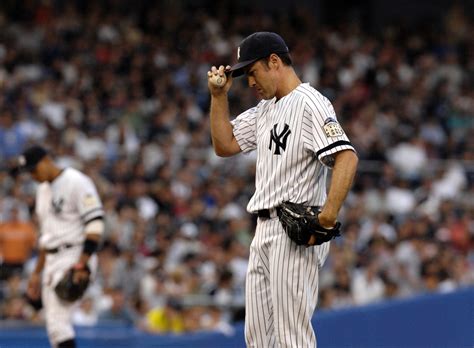 New York Yankees: Mike Mussina joins newest Hall of Fame class