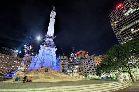 Monument Circle-night | jhumbracht | photography