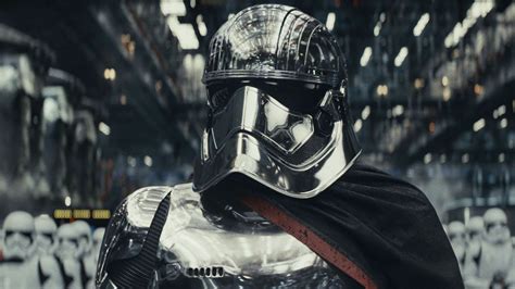 Star Wars' Captain Phasma Costume Started As A Rejected Kylo Ren Design