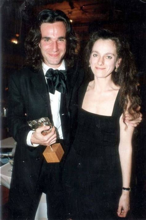 Tamasin and Daniel with his BAFTA for My Left Foot, 1990 | Daniel day ...