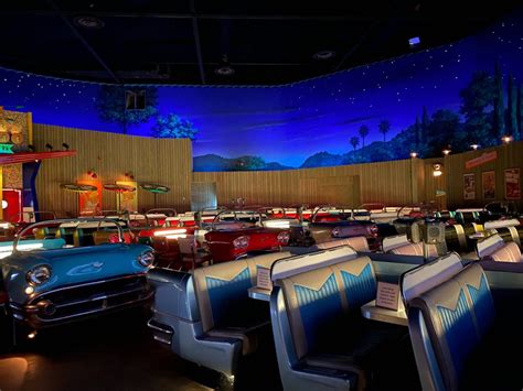 PHOTOS: Sci-Fi Dine-In Theater Restaurant Reopens with Closed Cars and ...