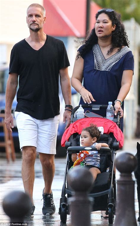 Kimora Lee Simmons enjoys stroll with husband Tim Leissner in St Barths | Daily Mail Online