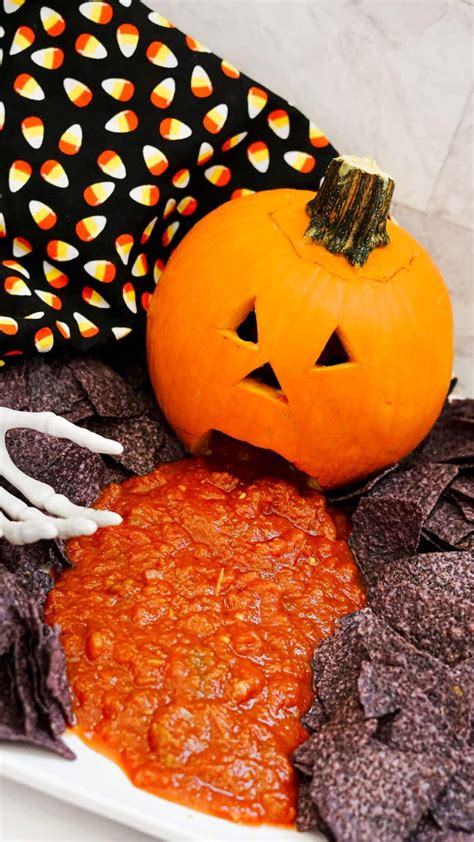 Pumpkin Barfing Blood Red Salsa: 1 Gory + Fun Halloween DIY