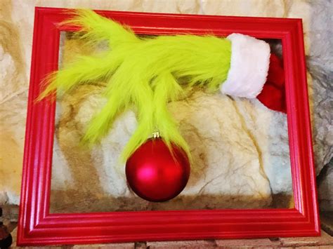 HollysHome Family Life: Make a Grinch Hand to add to your WhoVille ...