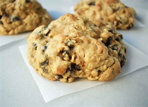 Levain Bakery Oatmeal Raisin Cookies – Modern Honey