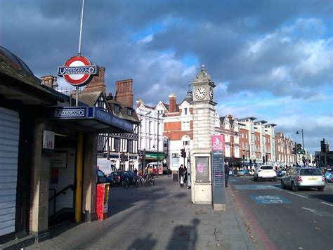 Clapham Common tube station entrance and... © David Martin cc-by-sa/2.0 :: Geograph Britain and ...