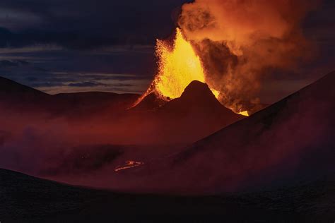 Iceland's Fagradalsfjall volcanic eruption a 'wonder of nature' | Daily ...