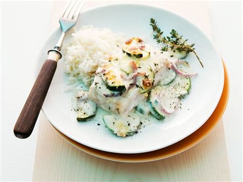 Fish with Cheese Bechamel Sauce Recipe | EatSmarter