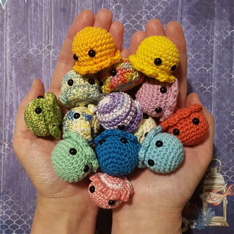 1.5 Mini jellyfish charm Amigurumi octopus keychain | Etsy | Crochet ...