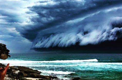 13 Pictures Of The Sydney Storm That Will Scare The Shit Out Of You