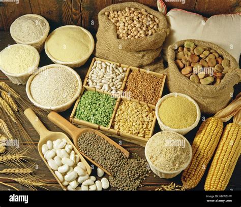 Fresh pulses cereals hi-res stock photography and images - Alamy