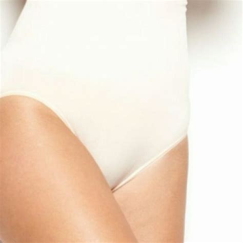 Maidenform high waisted shapewear NWOT Maidenform high waisted ...