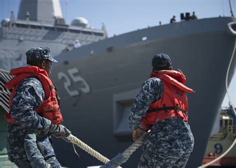 DVIDS - Images - USS Somerset (LPD 25) Departs for Deployment 2016 [Image 3 of 6]