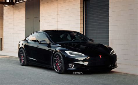 Tesla Model S P100D Charges Toward The Dark Side On 21-Inch Strasse ...