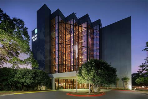 Embassy Suites by Hilton Atlanta Perimeter Center, 1030 Crown Pointe Parkway, Atlanta, GA - MapQuest