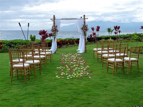 small-outdoor-wedding-ideas-mXqs - Design On Vine