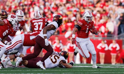 PHOTOS: Wisconsin versus Minnesota football series history