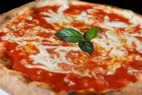 Margherita A favourite for most, with a tomato based sauce with fresh mozzarella and basil ...