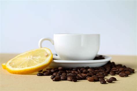 The 7 Best Low Acid Coffees For A Sensitive Stomach 2022