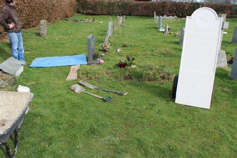 Gravestone installation - monolith or dowel? | Stoneletters