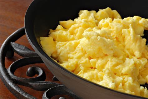 Easy Egg Scramble - Home Alqu