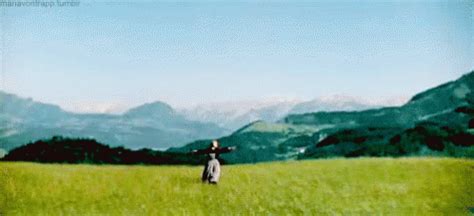 Sound Of Music GIF – Outside Sound Of Music Julie Andrews – Upptäck och ...