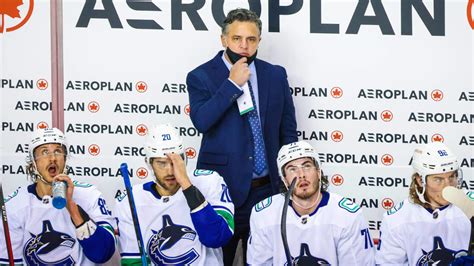 Canucks sign coach Travis Green to multiyear extension | Yardbarker