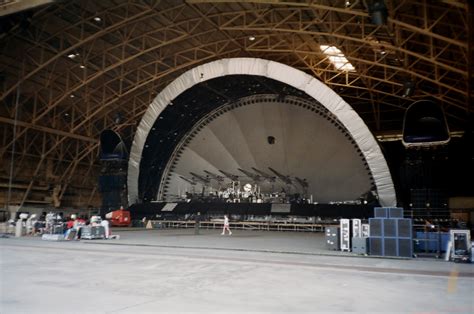 Pink Floyd The Division Bell Tour (1994) – Flying Pig Systems Archive