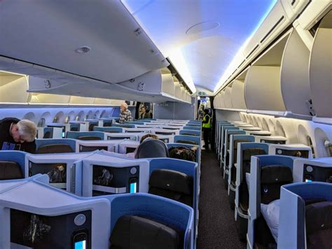 KLM Boeing 787-10 Business Class Review - New York to Amsterdam - 10xTravel