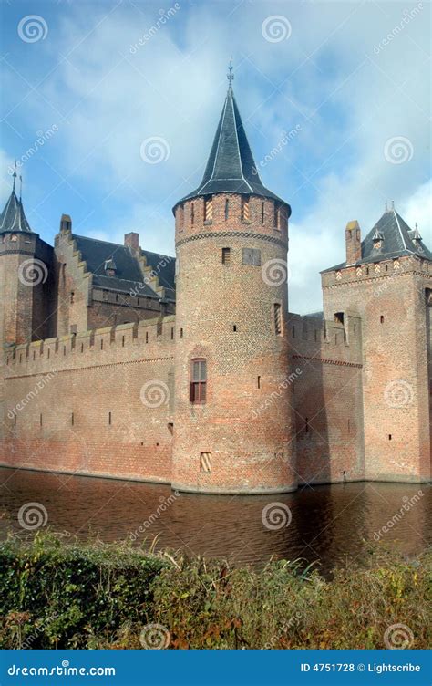 Castle with moat editorial stock photo. Image of floris - 4751728