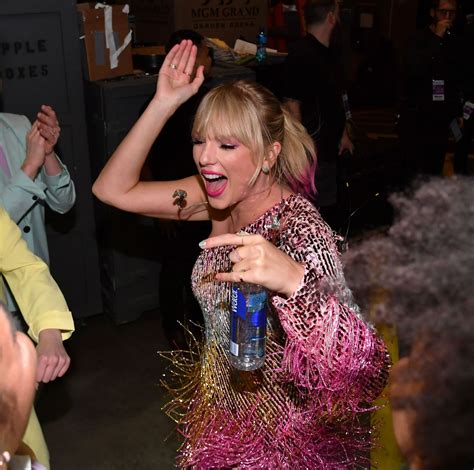 Drunk taylor swift is the most relatable taylor swift and twitter is ...