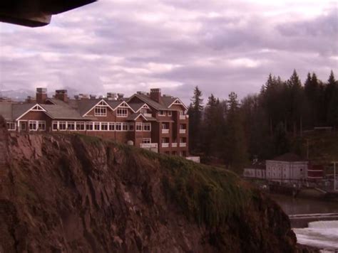 Twin Peaks Film Location - Views of The Great Northern Hotel