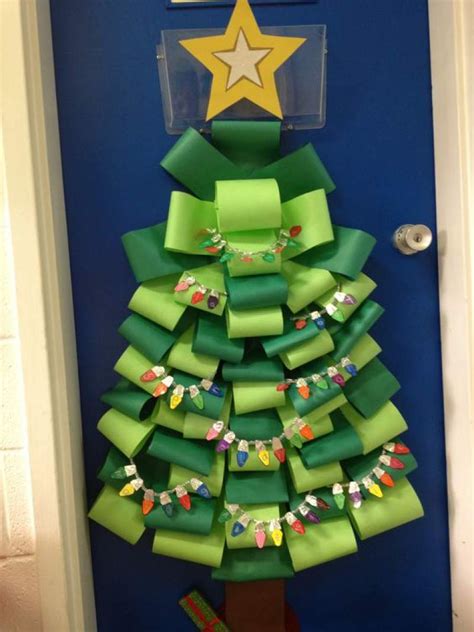 Easy Christmas Classroom Decorations you'll have to check out before you scroll up Christmas ...