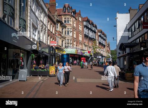 Shoppers in Bournemouth town centre Stock Photo - Alamy