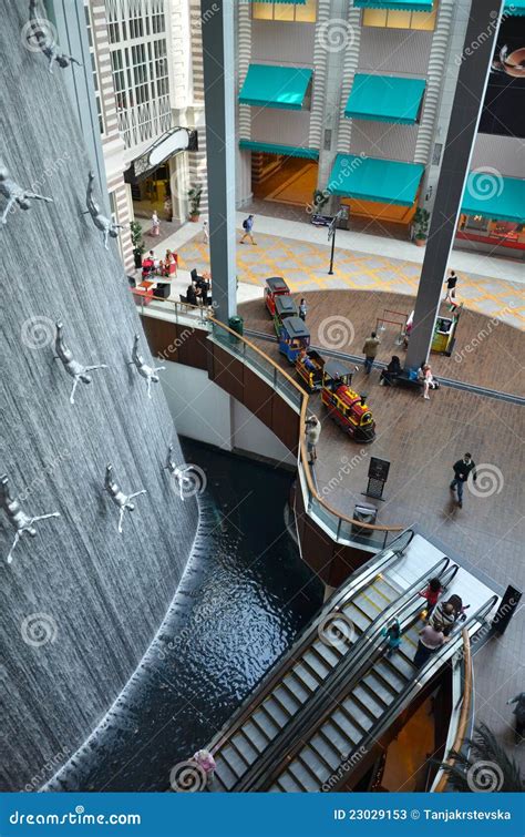 Dubai Mall fountain editorial stock photo. Image of burj - 23029153