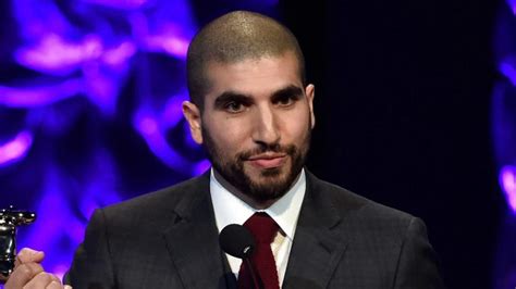 Ariel Helwani Denies Being A Wrestling Journalist As He Hits Back At ...