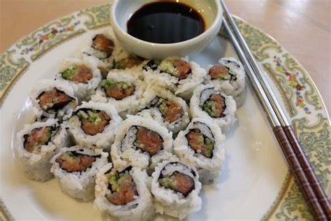 This Is How I Spicy Tuna Roll: Sushi (Part 1) • Hip Foodie Mom