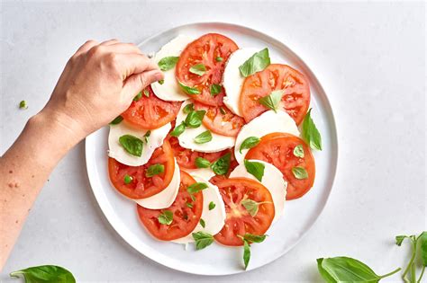 How to Slice a Tomato: Expert Techniques for Perfect Results in 2024